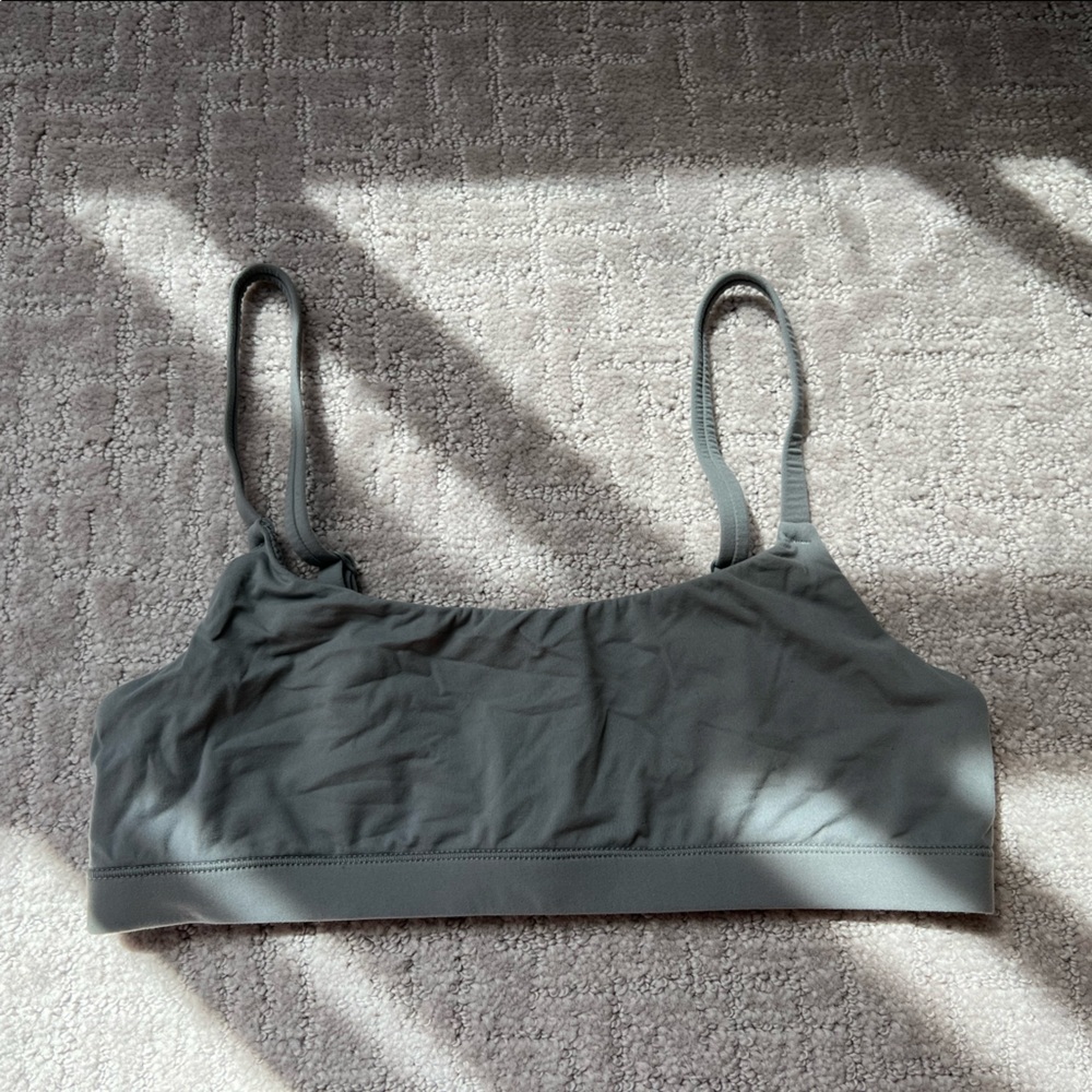 SKIMS FITS EVERYBODY SCOOP NECK BRA